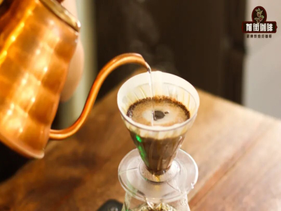 ハンドドリップコーヒーの注ぎ方｜コーヒー初心者がハンドドリップを独学する場合、どう注げばいい？ハンドドリップでコーヒーを注ぐ際に注意すべき細かい点は？
