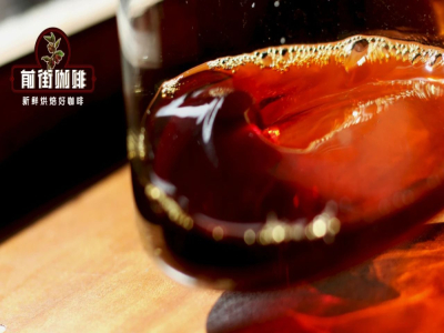 コーヒーの抽出不足と過抽出にはどのような表れがありますか？ハンドドリップコーヒーで過抽出や抽出不足を避けるにはどうすればよいですか？どのコーヒー豆を使って淹れれば過抽出しにくいですか？