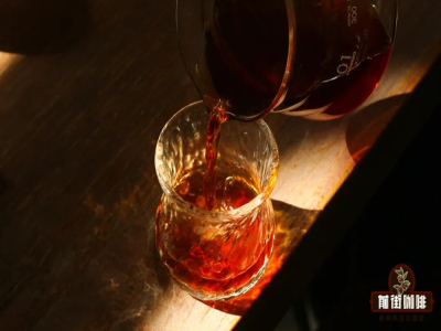 ハンドドリップコーヒー｜コーヒー液が濁っているのは品質が良くない証拠ですか？なぜハンドドリップコーヒーの液色は黒かったり赤かったりするのですか？