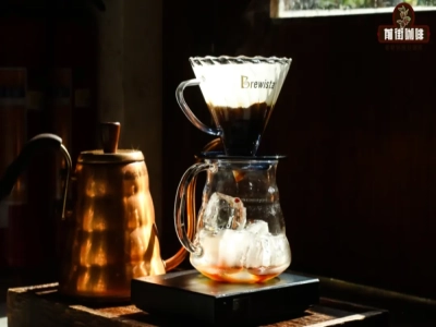 アイスハンドドリップコーヒーの家庭での作り方はいくつありますか？アイスコーヒーとホットコーヒーはどちらが高いですか？アイスハンドドリップに向いているのはどんな焙煎度のコーヒー豆ですか？